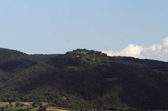 Op zo'n 10 kilometer afstand van Contignano ligt Castiglioncello del Trinoro. 